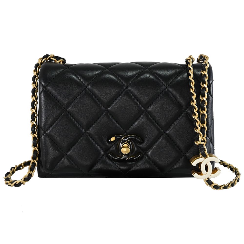 CHANEL 香奈兒 限定款琺瑯雙C LOGO調節扣小羊皮翻蓋斜背鍊包.黑