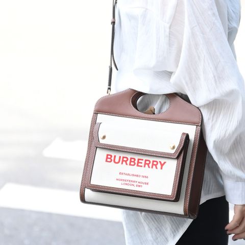 BURBERRY 8037401 Mini Pocket 印花帆布兩用包.咖邊