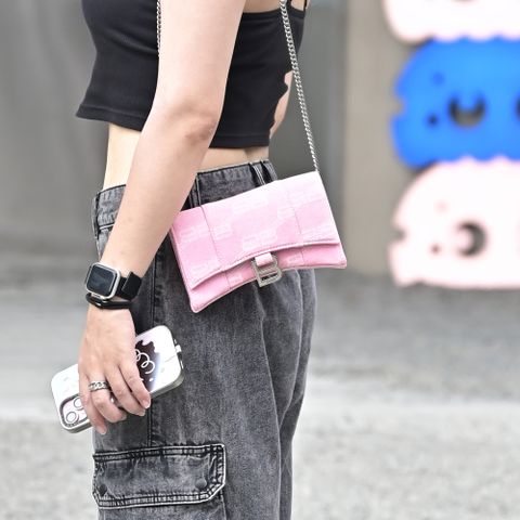 BALENCIAGA 巴黎世家 714123 Hourglass XS 緹花帆布斜背鍊包.粉