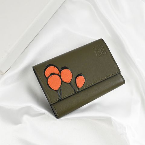 LOEWE Herbarium 壓印LOGO植物圖樣三折零錢短夾.軍綠