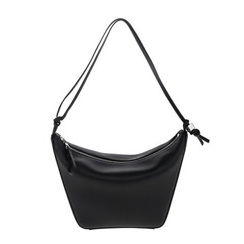 LOEWE 羅威 新款Anagram 圖案Hammock Hobo 小牛皮肩背/斜背包 (黑色)