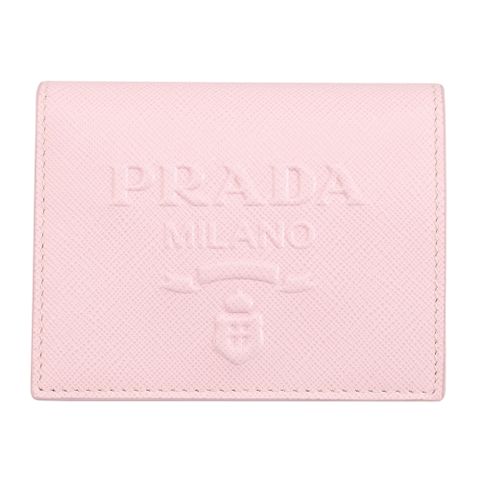 PRADA 1MV204 浮雕LOGO防刮對開零錢短夾.淺粉