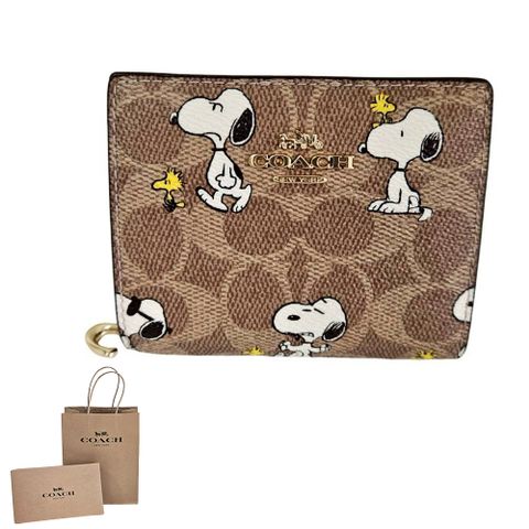 COACH_蔻馳 COACH X PEANUTS SNOOPY 史奴比限定聯名款皮革暗釦式拉鍊短夾(贈原廠紙袋紙盒)