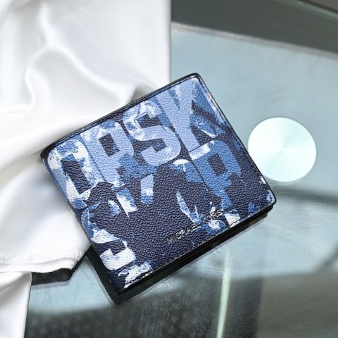 MICHAEL KORS COOPER 美式洗舊字樣八卡對開短夾.深藍