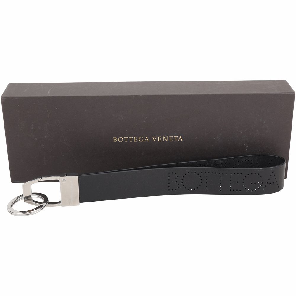 BOTTEGA VENETA 寶緹嘉  LOGO 字母穿孔小牛皮吊飾/鑰匙圈(黑色)