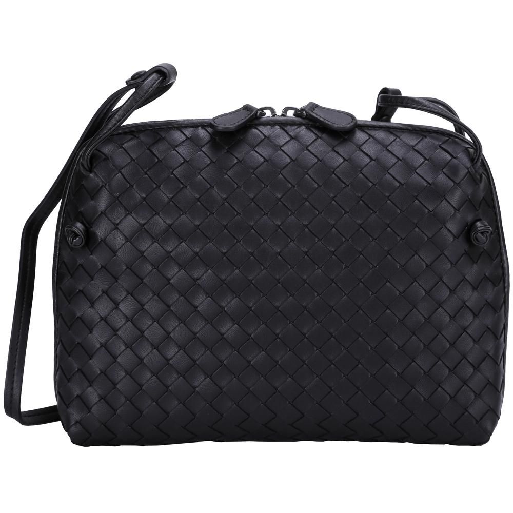 BOTTEGA VENETA 寶緹嘉 小型 手工編織羊皮斜背包(黑色)