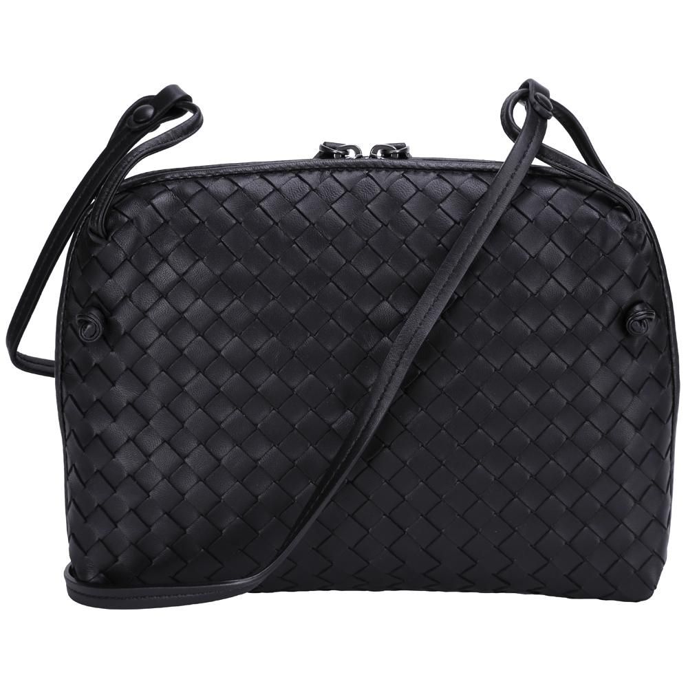 BOTTEGA VENETA 寶緹嘉 小型 手工編織羊皮斜背包(黑色)