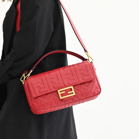FENDI 8BR600 Baguette經典壓花皮革兩用法棍包.紅