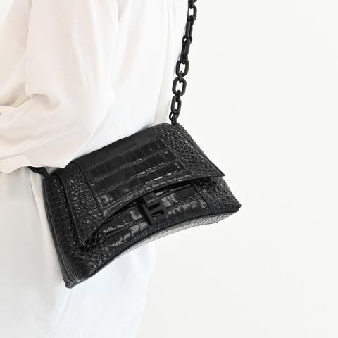 BALENCIAGA 巴黎世家 Downtown 鱷魚壓紋牛皮翻蓋肩斜背包.黑