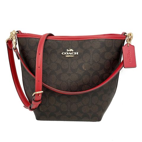 【COACH】新款C LOGO肩背斜背兩用水桶包(深咖/紅)