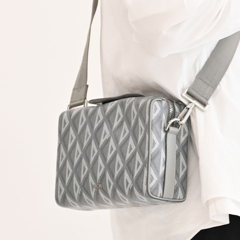 Christian Dior LINGOT 幾何印花拉鍊斜背方包.淺灰
