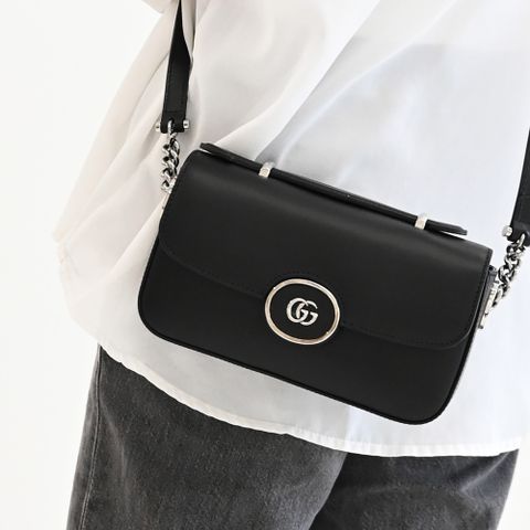 GUCCI 739722 Petite GG LOGO壓扣翻蓋小斜背包.黑