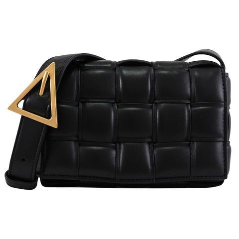 BOTTEGA VENETA 717506 Padded Cassette 小號斜背枕頭包.黑