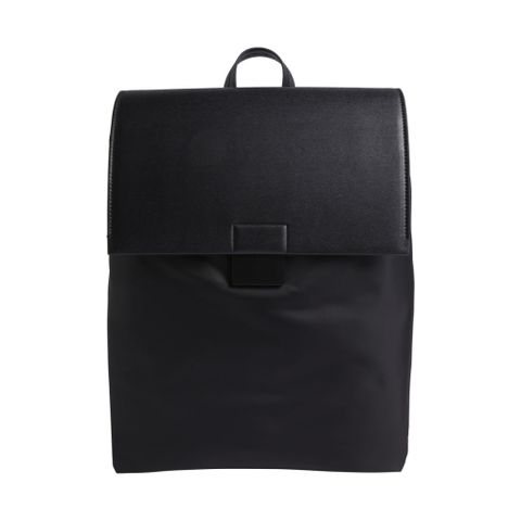 CALVIN KLEIN ICONIC PLAQUE FLAP 雙肩後背包 黑色男款包包