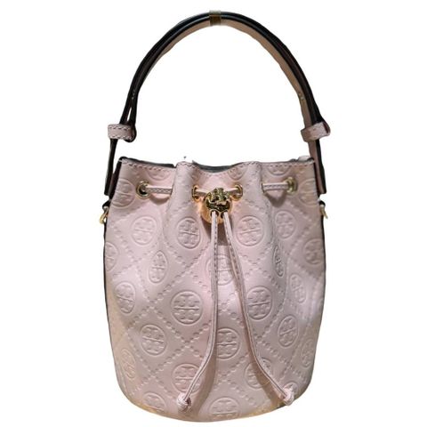 TORY BURCH TB 浮雕壓花LOGO 水桶包手提斜背兩用包(櫻花粉/贈原廠防塵袋紙袋)