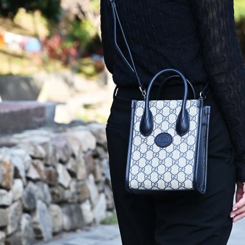 GUCCI 古馳 Interlocking 經典LOGO兩用紙袋包.深藍