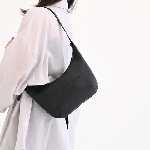BALENCIAGA 巴黎世家 771733 MARY KATE柔軟牛皮彎月肩背包.黑