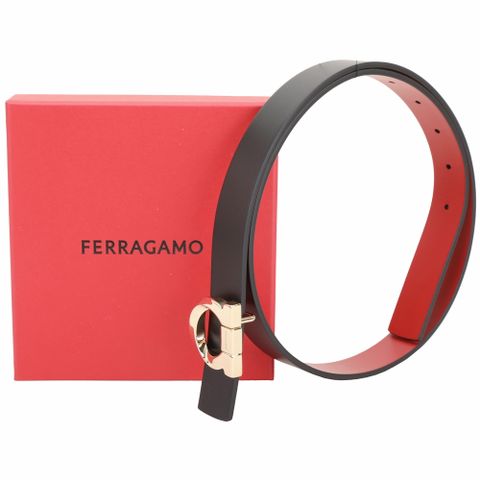 Salvatore Ferragamo Gancini 滑面牛皮金屬馬蹄扣雙面腰帶(黑色/紅色)