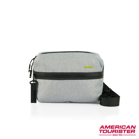 American Tourister 美國旅行者 ORBIT 休閒多功能輕量斜肩包/側背包/斜背包/單肩包(兩色可選)