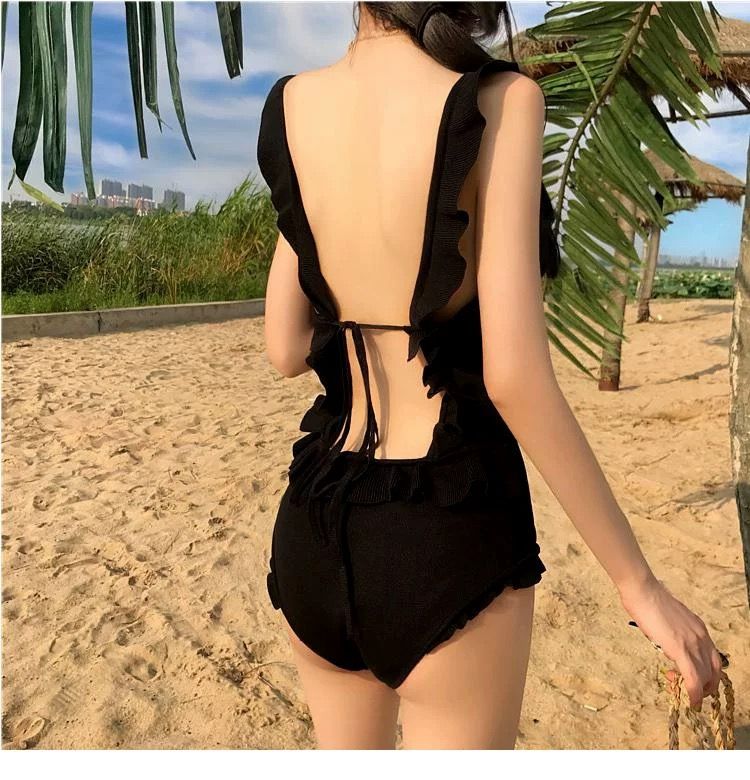  韓系可愛荷葉邊連身泡溫泉泳裝 網美遮副乳泳衣 露背遮肚 超顯瘦 黑色 溫泉必備 辣妹 女生泳衣
