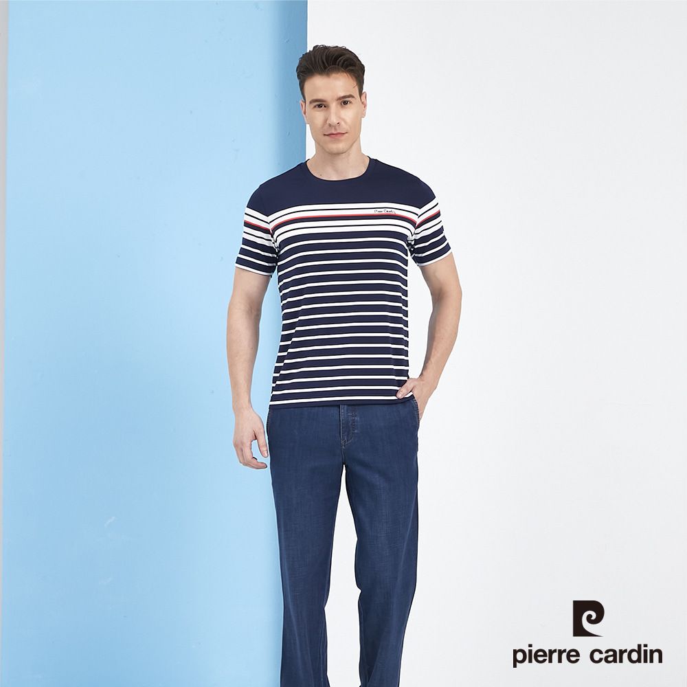 Pierre Cardin 皮爾卡登  男裝胸前印花短袖圓領衫-丈青色 (5217252-38)