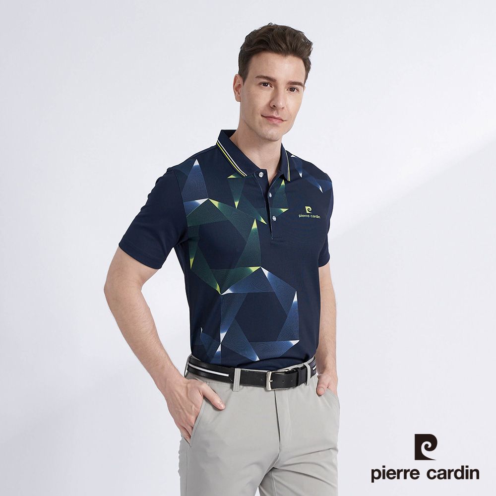 Pierre Cardin 皮爾卡登 男款 吸濕排汗彈性胸前印花合身短袖POLO衫-丈青色 (5227211-38)