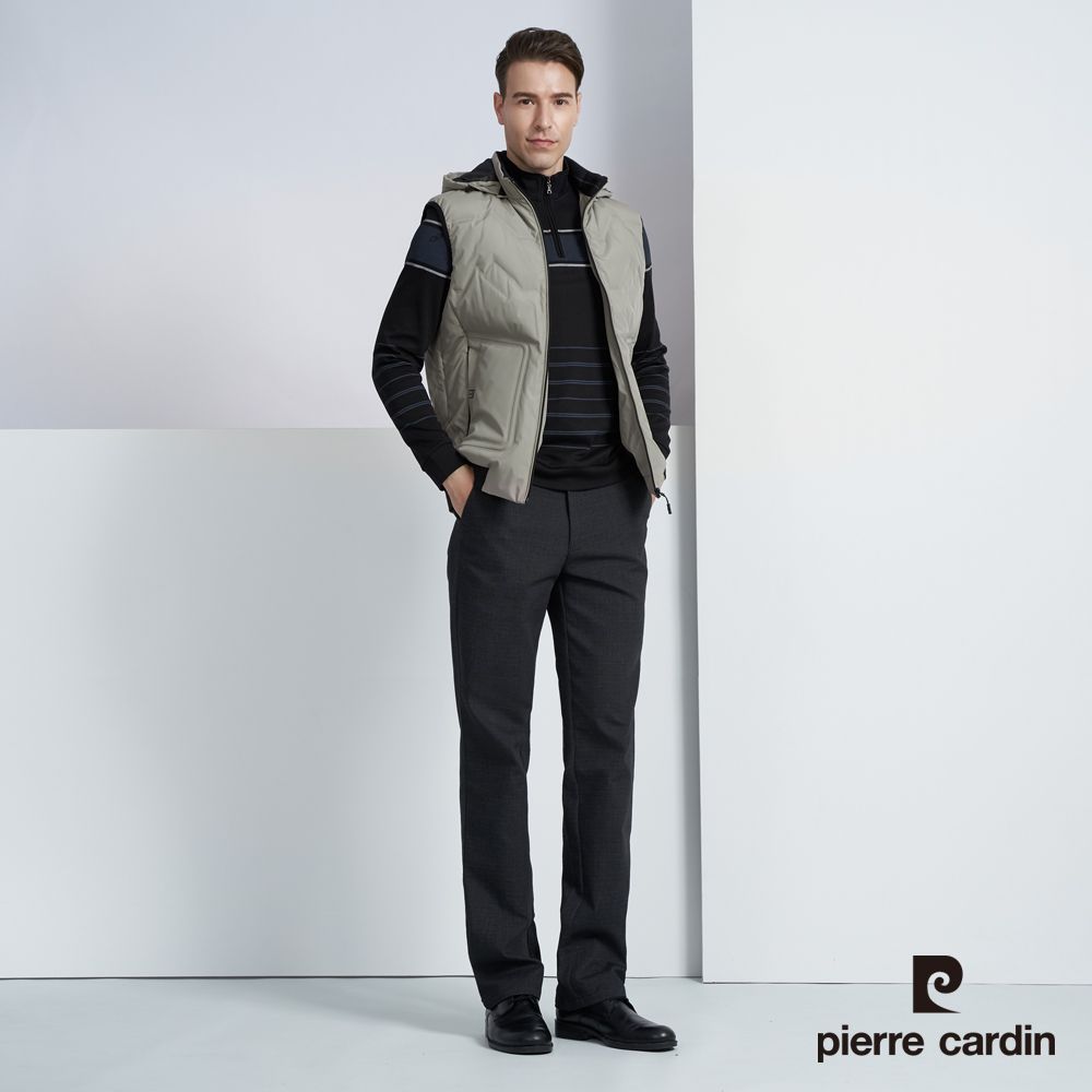 Pierre Cardin 皮爾卡登 男款 防風連帽素色都會羽絨休閒背心-卡其色 (5225371-84)