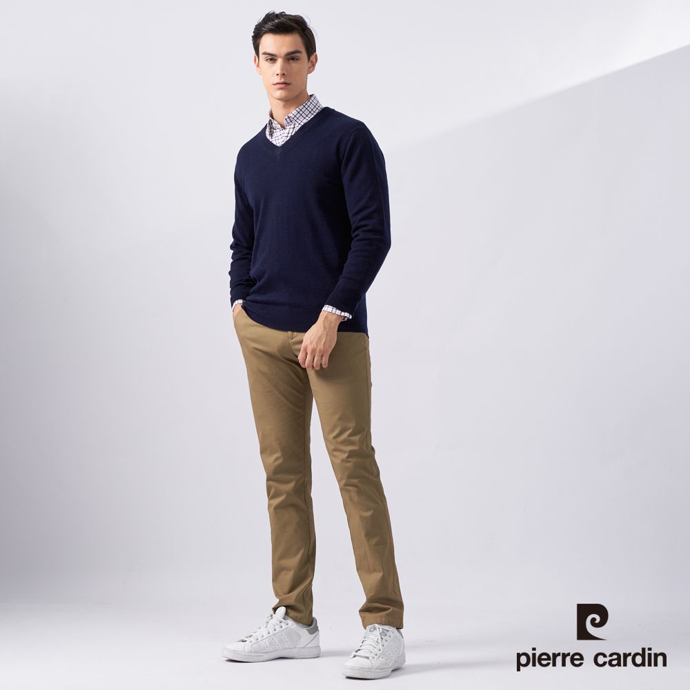 Pierre Cardin 皮爾卡登 男款 純羊毛素色V領長袖毛衣-深藍色 (5225476-38)