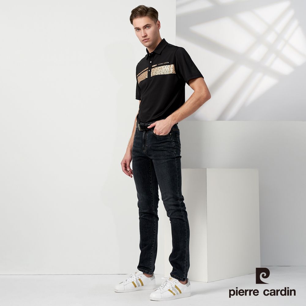 Pierre Cardin 皮爾卡登 男款 吸濕排汗彈性胸前印花襯衫領短袖polo衫-黑色 (5237204-99)