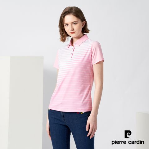 Pierre Cardin 皮爾卡登 女款 吸濕排汗微彈性胸前印花短袖polo衫-淺粉色 (4227205-62)