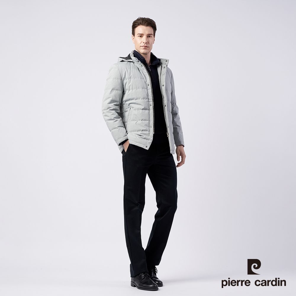 Pierre Cardin 皮爾卡登 男款 進口素材 休閒立領羽絨連帽外套-淺灰色 (5185703-92)