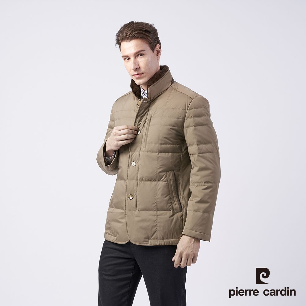 Pierre Cardin 皮爾卡登 男款 進口素材 獺兔毛立領羽絨外套-卡其色 (5185704-82)