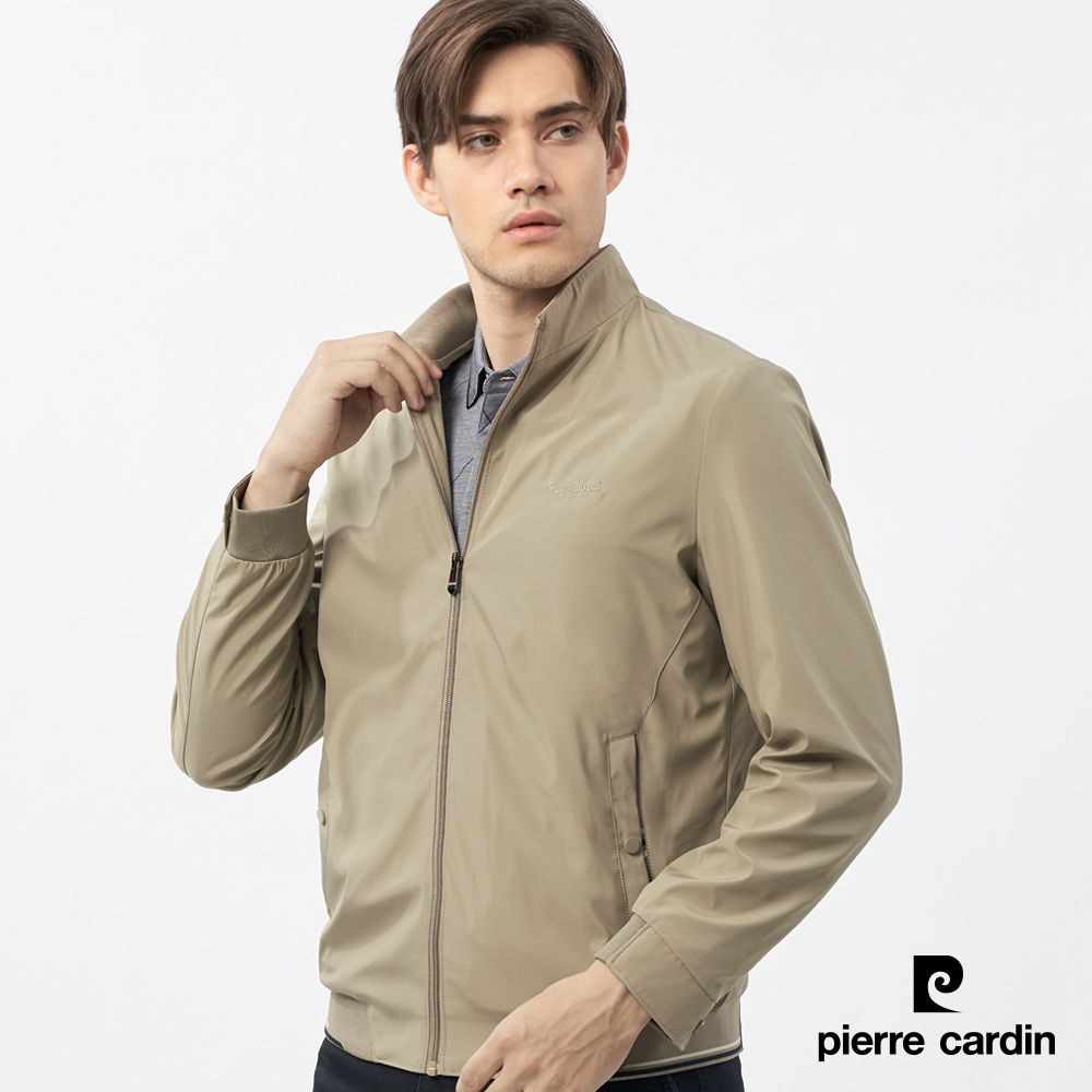 Pierre Cardin 皮爾卡登 男裝 都會休閒立領薄夾克外套-卡其色 (5235603-84)