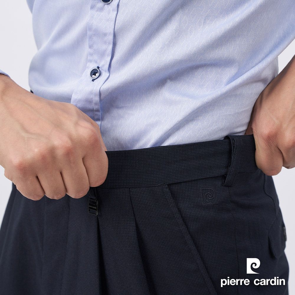 Pierre Cardin 皮爾卡登 男裝 暗緹花伸縮腰頭打褶西裝褲-丈青色 (5235812-38)