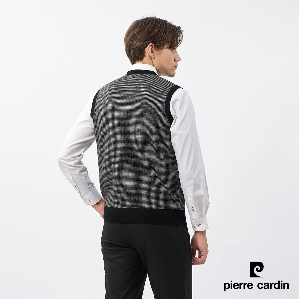 Pierre Cardin 皮爾卡登 男款 混紡羊毛V領小緹花毛衣背心-黑色 (5235462-99)