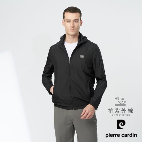 Pierre Cardin 皮爾卡登 男款 都會休閒素色暗紋連帽薄夾克外套-黑色 (5247602-99)