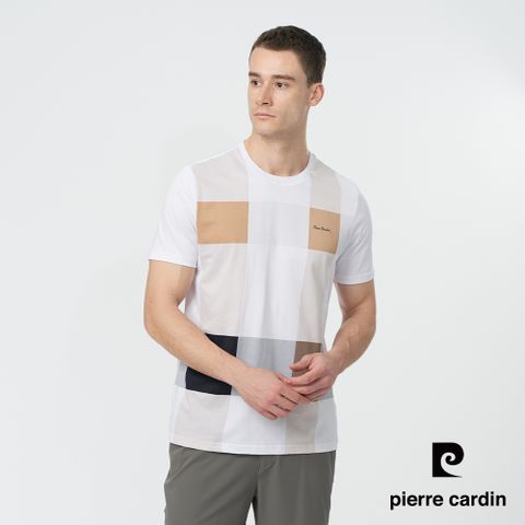 【pierre cardin 皮爾卡登】男款 棉混胸前印大格圓領衫T恤-卡其色 (5247281-84)