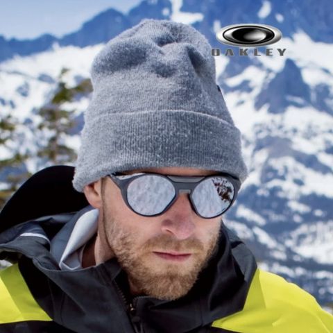 【OAKLEY】奧克利 CLIFDEN 包覆運動偏光太陽眼鏡 OO9440 05 霧深透藍框水銀鍍膜偏光鏡片 公司貨