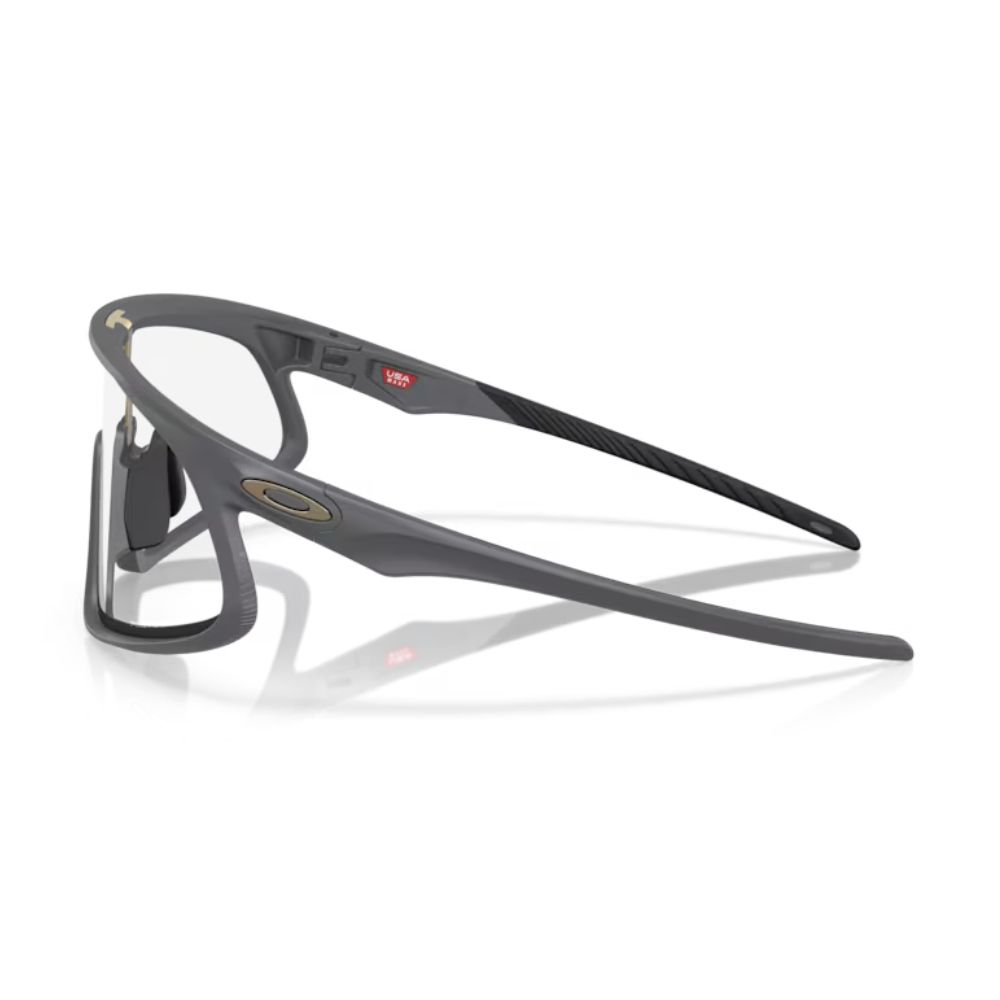 OAKLEY 奧克利 Rslv 變色運動太陽眼鏡(OO9484D-06 Clear To Black Iridium Photochromic 鏡片)