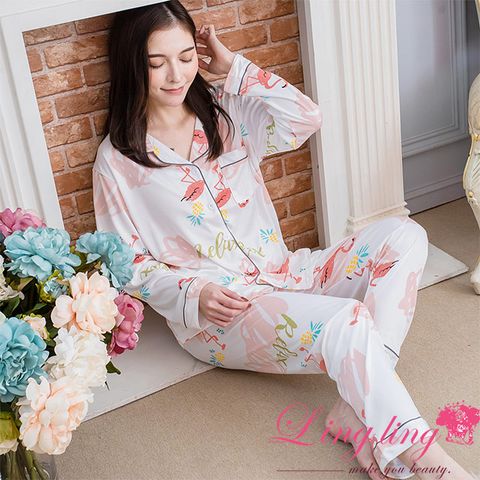 lingling A4331-03全尺碼-浪漫風格全開釦襯衫領紅鶴英字牛奶絲長袖睡衣+長褲(二件式睡衣組)(浪漫白)