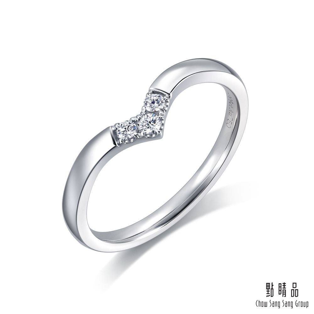 Chow Sang Sang Group 點睛品  PROMESSA 小皇冠系列 V型簡約 18K金鑽石戒指(女戒)