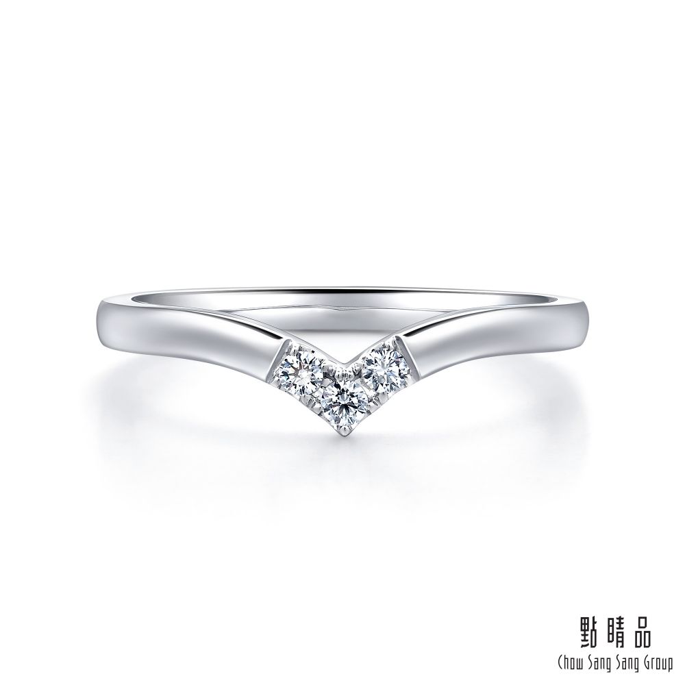 Chow Sang Sang Group 點睛品  PROMESSA 小皇冠系列 V型簡約 18K金鑽石戒指(女戒)