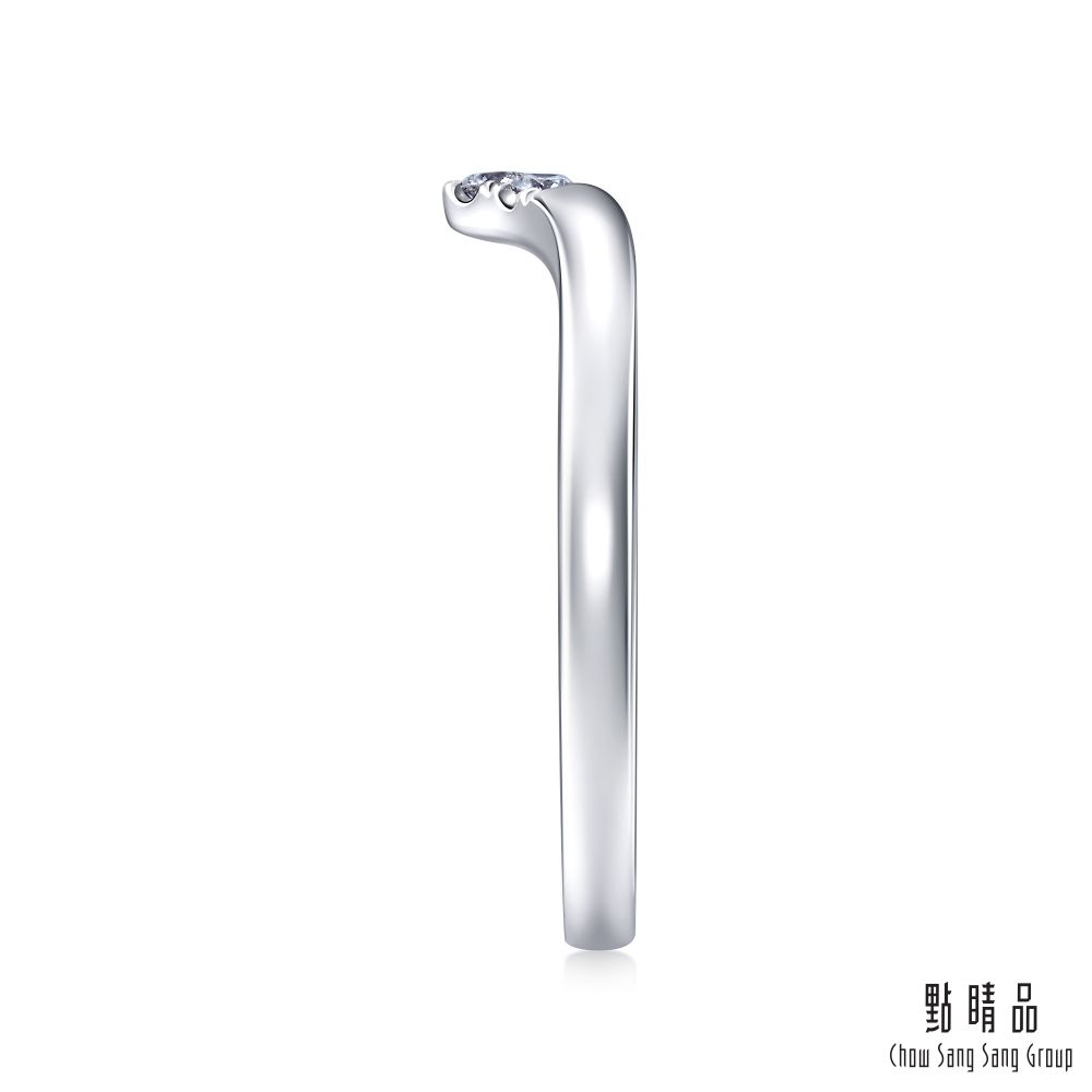 Chow Sang Sang Group 點睛品  PROMESSA 小皇冠系列 V型簡約 18K金鑽石戒指(女戒)