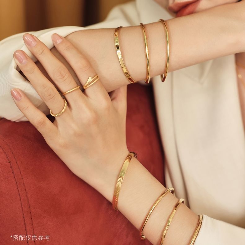 Chow Sang Sang Group 點睛品  波浪線條 黃金手鐲_計價黃金
