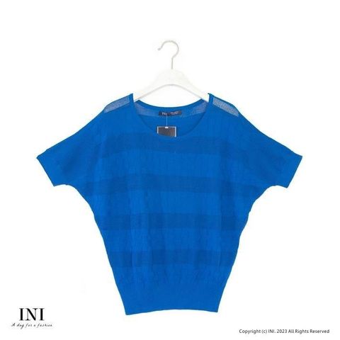 【南紡購物中心】 【INI】優雅質感、專櫃細膩格紋針織上衣．藍色