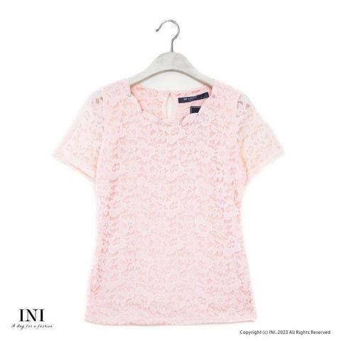 【南紡購物中心】 【INI】質感簡約、質感蕾絲花邊領口上衣．粉色