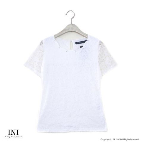 INI 質感簡約-質感蕾絲花邊領口上衣-白色