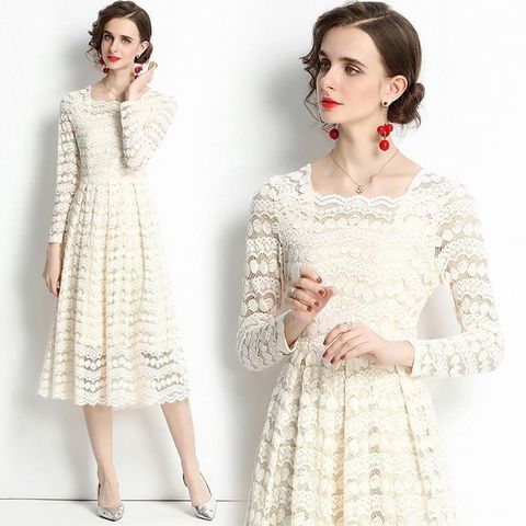 【南紡購物中心】 《D'Fina 時尚女裝》 歐洲中長版蕾絲方領氣質收腰長袖植絨洋裝