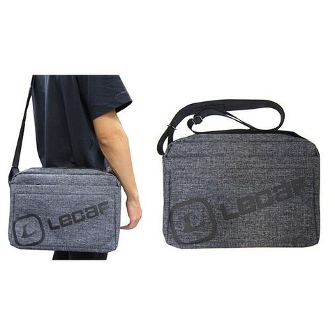 【南紡購物中心】 LECAF 斜側包肩背包中容量8寸平板二層拉鍊主袋+外袋共四層