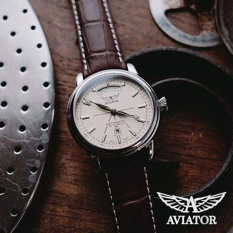 瑞士 AVIATOR  DOUGLAS DAY-DATE 飛行員機械腕錶-V.3.20.0.141.4